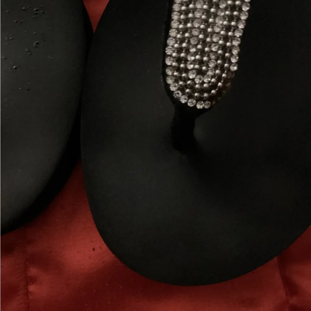 YELLOW BOX Silver Beaded Thong Sandals - Picture 4 of 4
